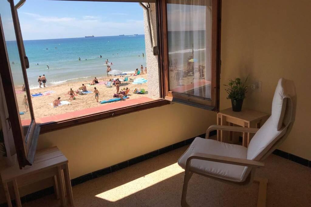 טראגונה El Faro Apartaments Platja Llarga-Les Salines-Tgn מראה חיצוני תמונה