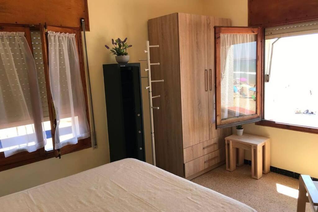 טראגונה El Faro Apartaments Platja Llarga-Les Salines-Tgn מראה חיצוני תמונה